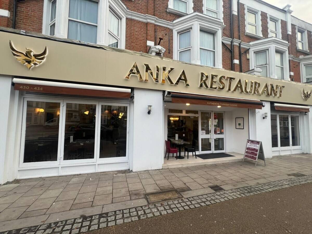 Fully Fitted Restaurant/Takeaway for Sale – Palmers Green (N13) – Extraction – All Equipment Included 