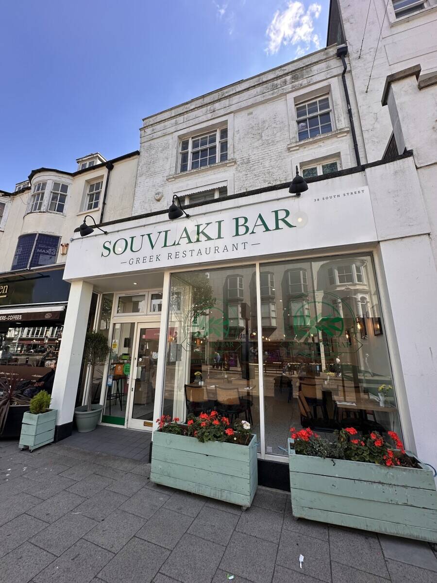 Well-Equipped Town Centre Restaurant  Prime Worthing Location Photo 7
