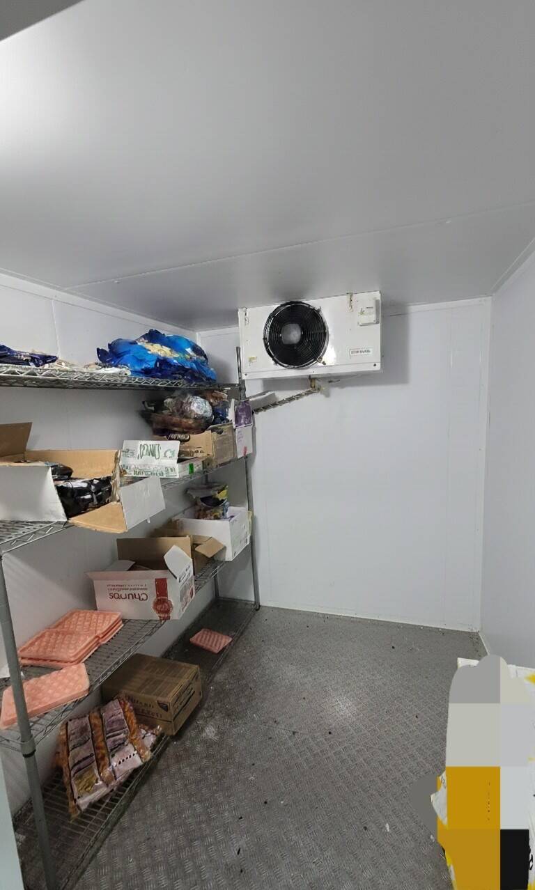 WingFixx - Prime location - Busy restaurant / takeaway - Off Ilford lane Photo 8