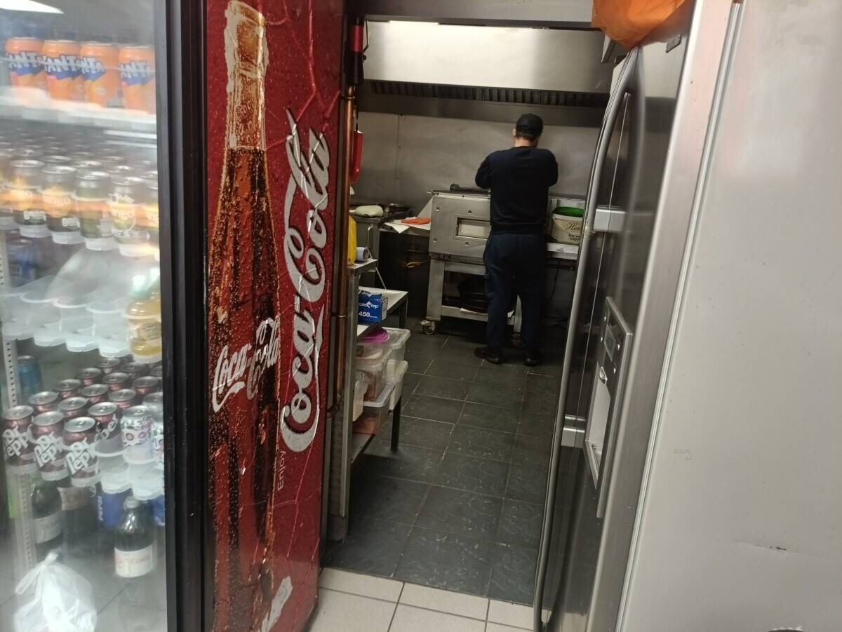 Pizza shop for sale in Darlaston  Photo 8