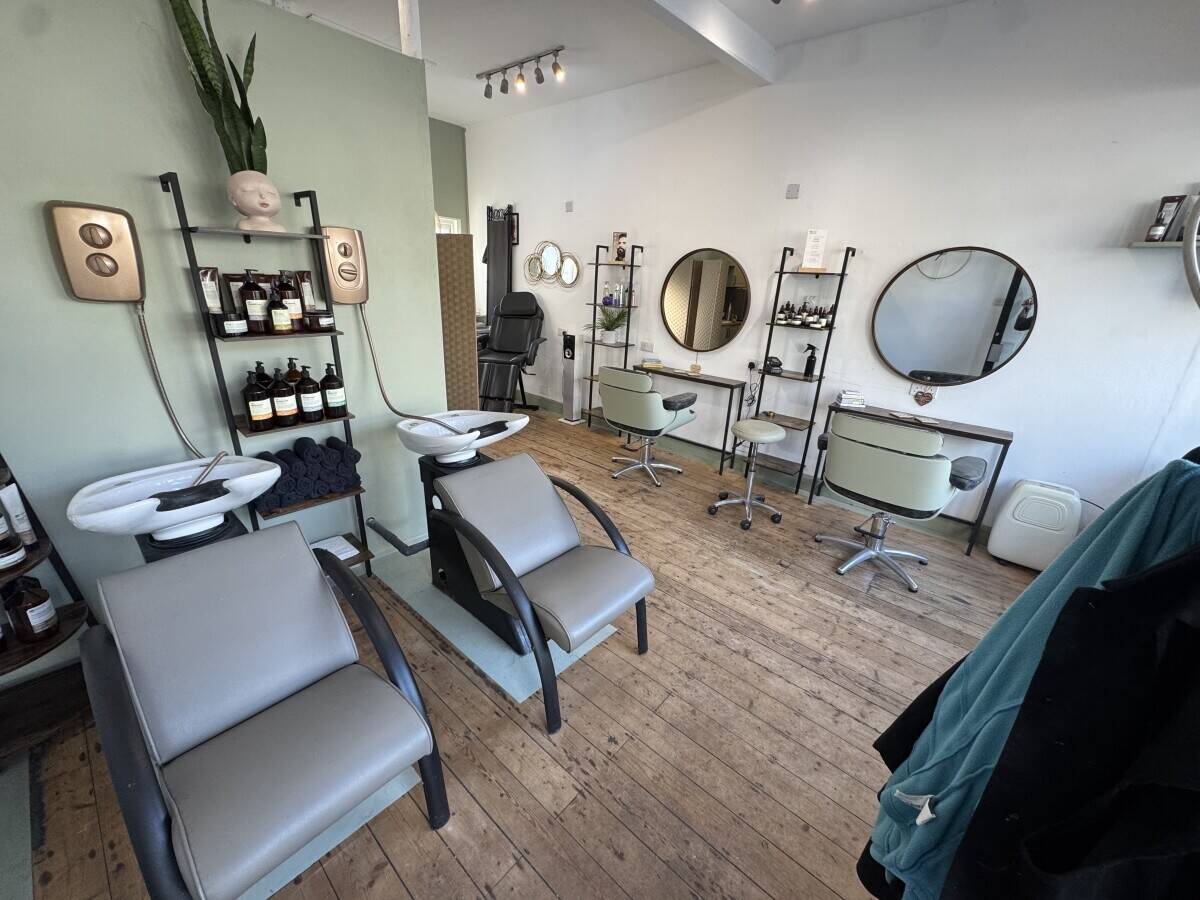 Small Turn-key hairdressing business for sale