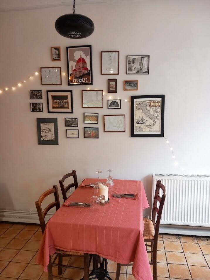 HEREFORD CITY CENTRE - WELL-ESTABLISHED RESTAURANT OPERATED ON LIMITED HOURS AND CLOSE TO MAJOR TOUR