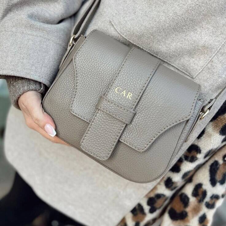Stylish UK Handbag and Accessories Brand Operating in the Luxury Market Photo 8