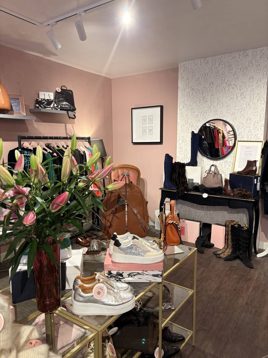 Established Ladies Preloved Designer & Highstreet Clothing, based in The Cotswolds Photo 8