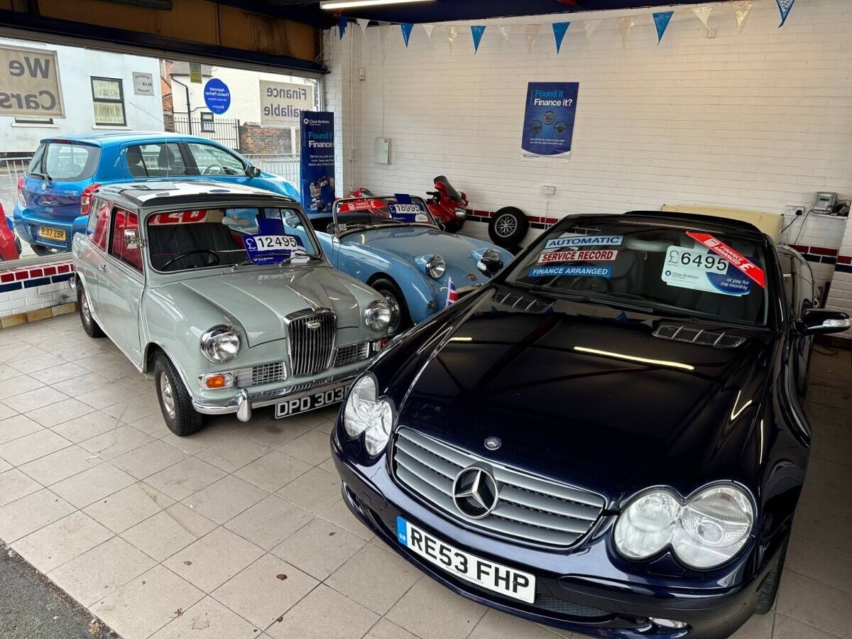 CAR SALES BUSINESS INCLUDING FREEHOLD/ DEPOSIT WITH OPTION TO PURCHASE AFTER RENTALPERIOD POSSIBLE