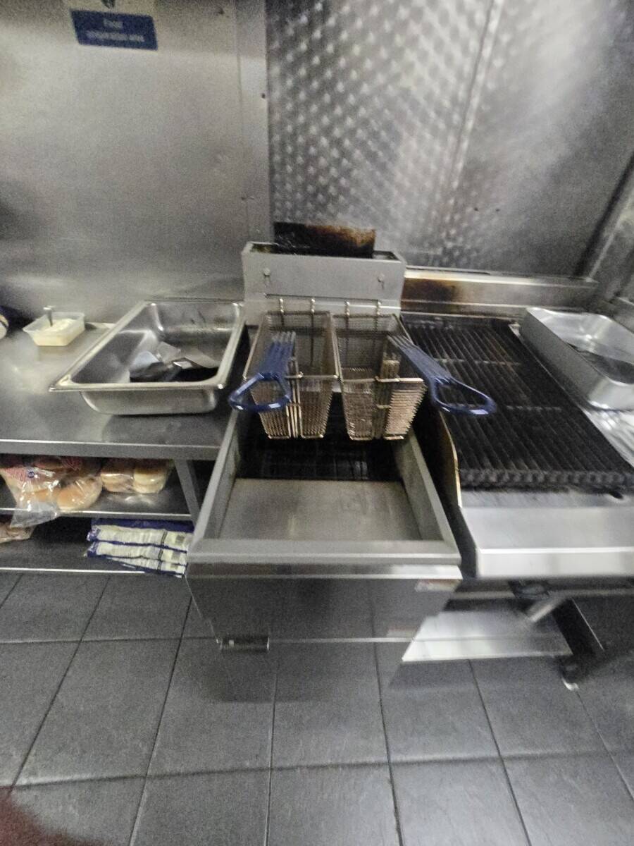 High Turnover Smash Burgers & Fried Food & Desserts Takeaway &ndash; Spalding &ndash; &pound;7,000  Weekly &ndash; Low Rent