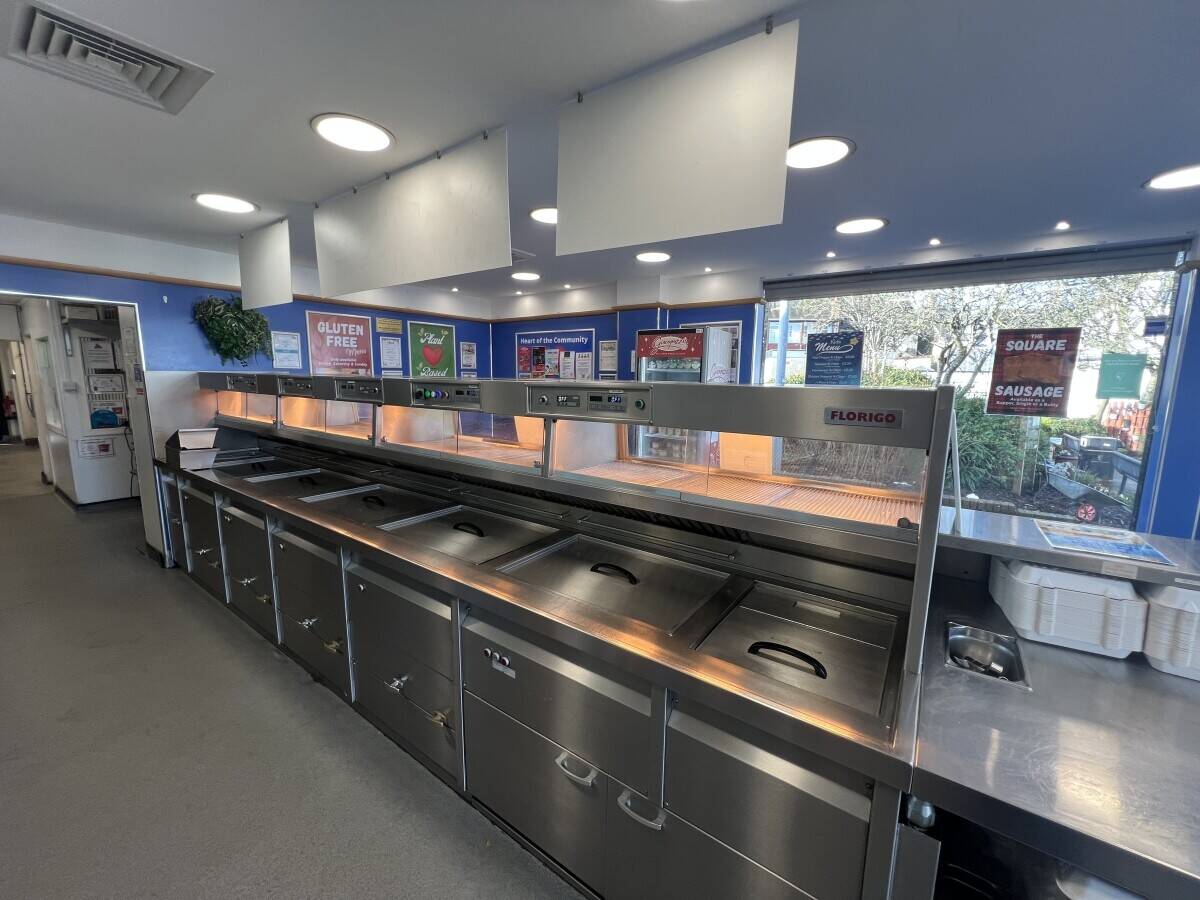 Very Well Presented Traditional Freehold Fish and Chip shop (ref 1802) Photo 8