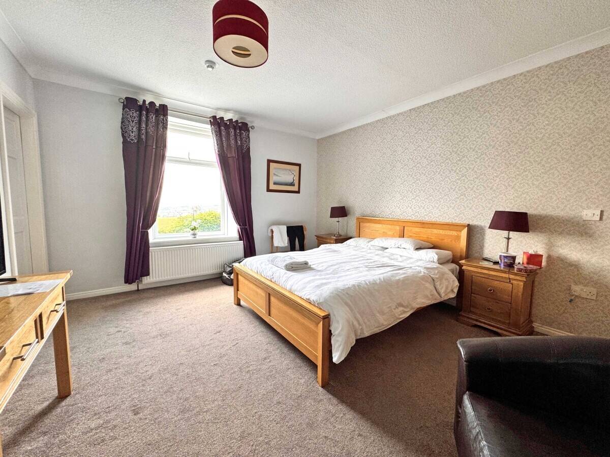 COUNTY DURHAM - VILLAGE GUEST HOUSE WITH RESTAURANT AND BAR Photo 8