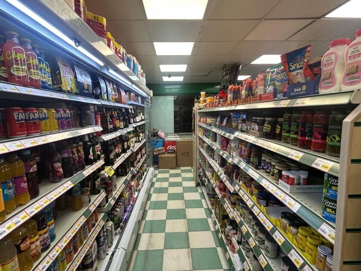 Profitable Convenience Store & Off Licence with  Low Rent & New Lease - Northampton Photo 8