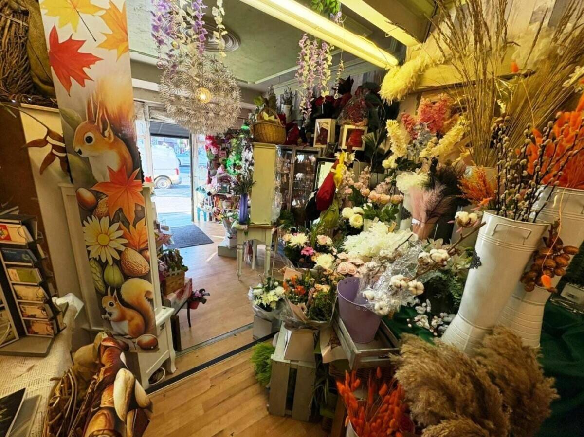 INTERFLORA FLORISTS & GIFT SHOP FOR SALE IN SOUTHEND-ON-SEA, ESSEX Photo 6