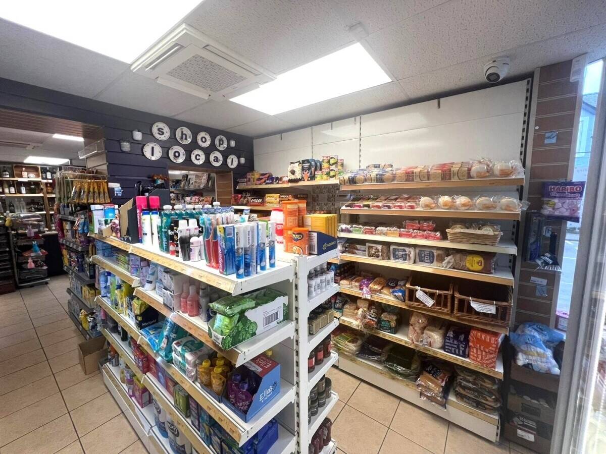 Very Popular Freehold Family Run Convenience Store (ref 1805)