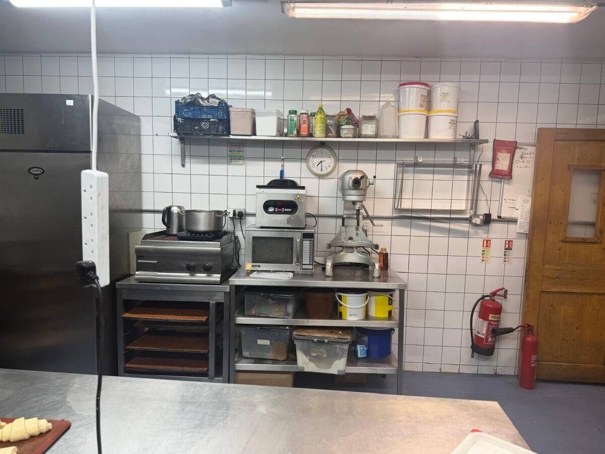 Highly Profitable, cafe and pastry for sale in the heart of Tooting SW LONDON