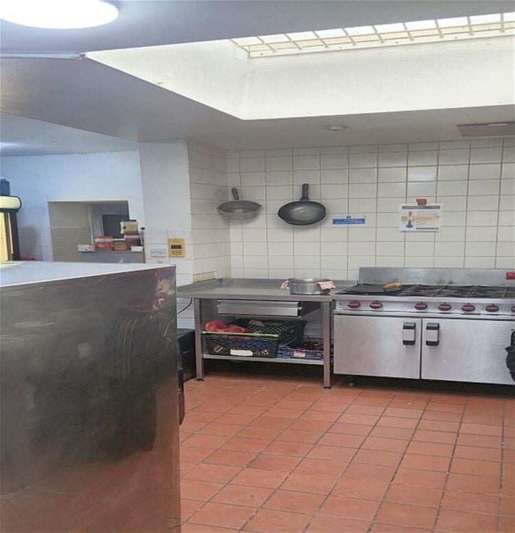 Freehold fish & chip shop with flat, central Gainsborough