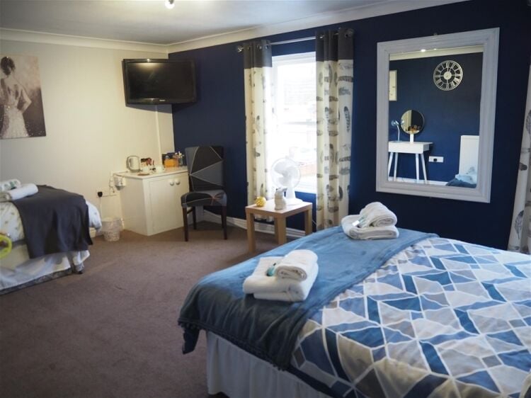 Licenced Trade, Pubs & Clubs For Sale in Burton Pidsea Photo 8
