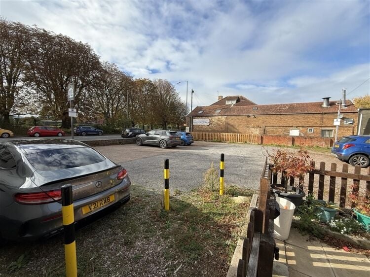 Prominent Roadside Inn For Sale in Taunton