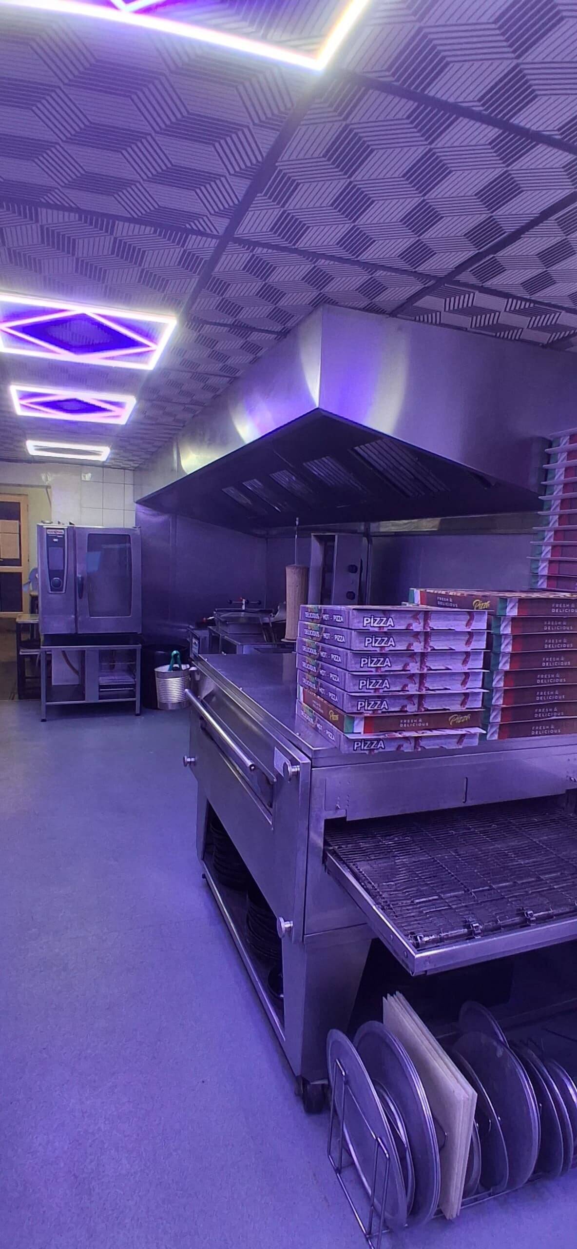 Takeaway For sale In Nottingham Prime Location, 4 Bed accommodation included. Photo 8