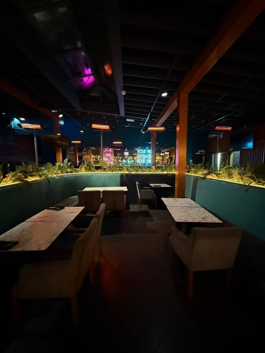 American smoke house and pan Asian restaurant / shisha lounge in turnpike lane