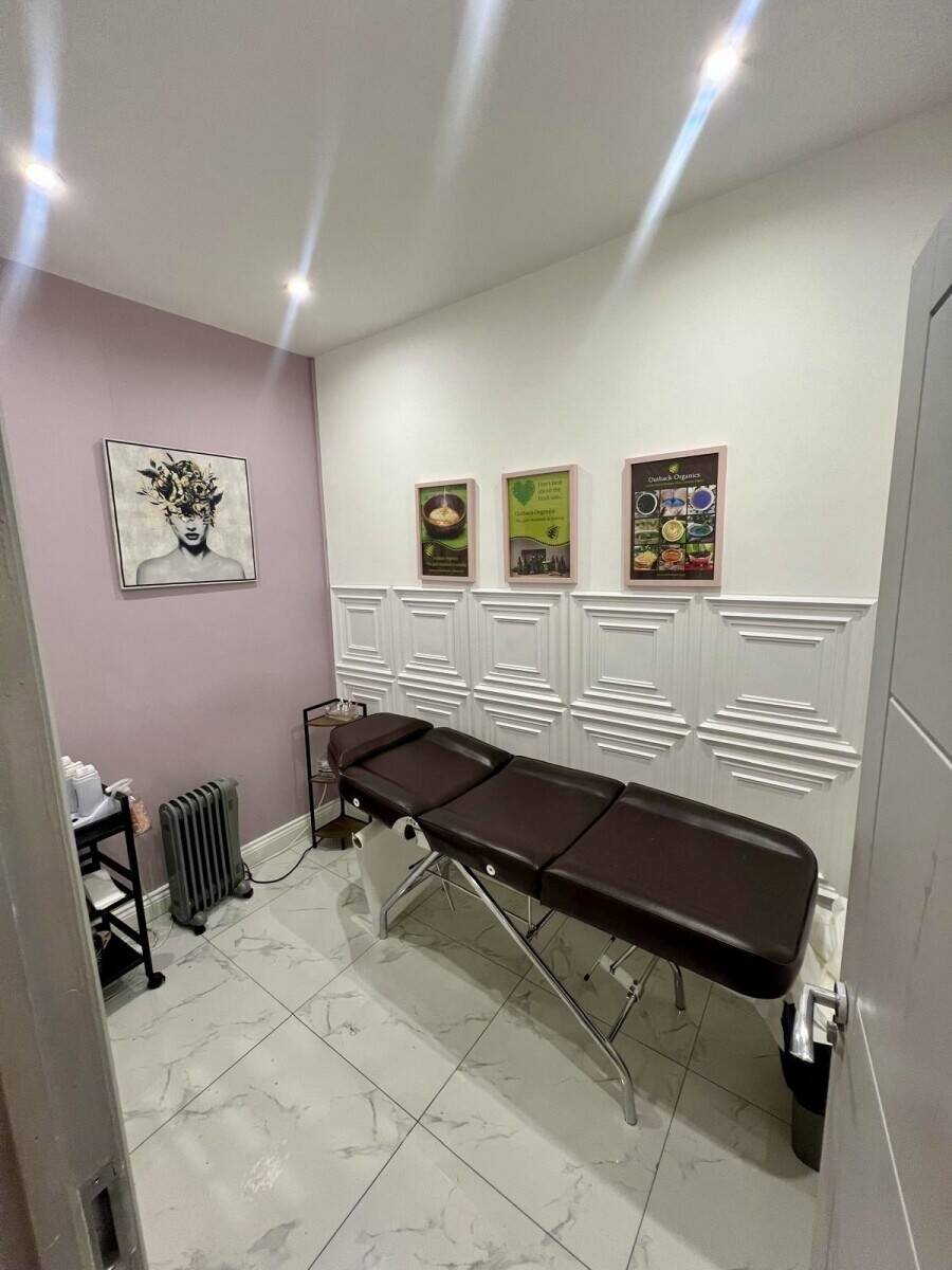 Nails & Beauty Salon for sale  Photo 8