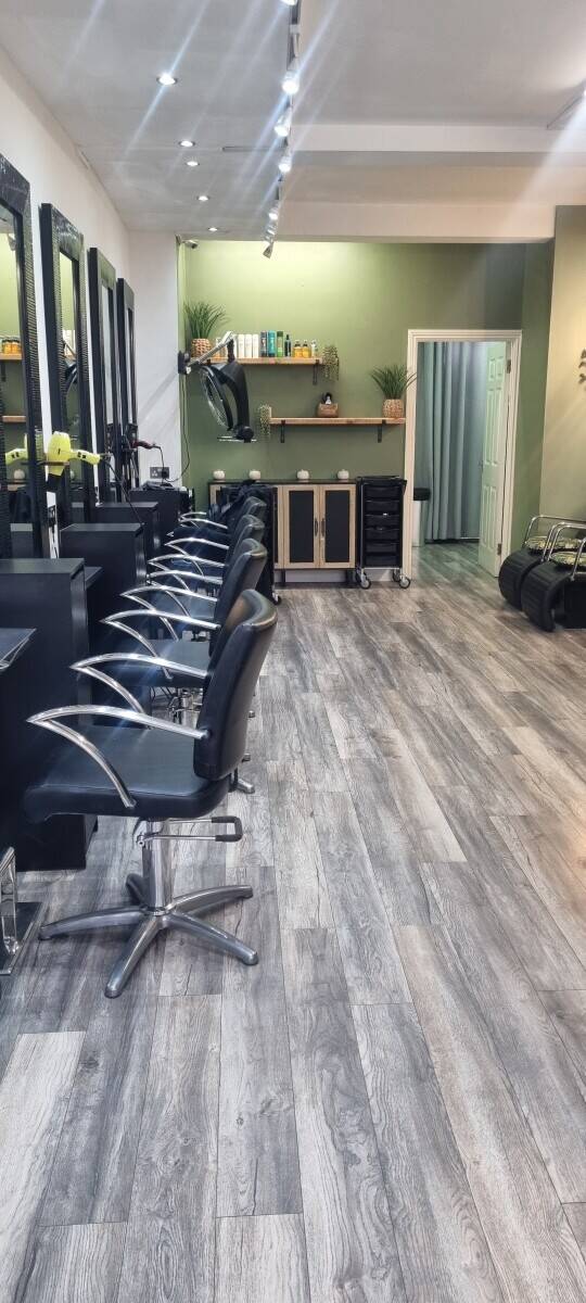 Upmarket professional Hair Salon in Warwick