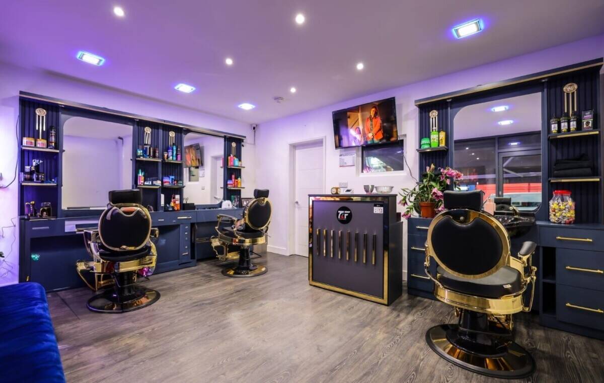 Fully Equiped Mens Barber Shop for Sale 