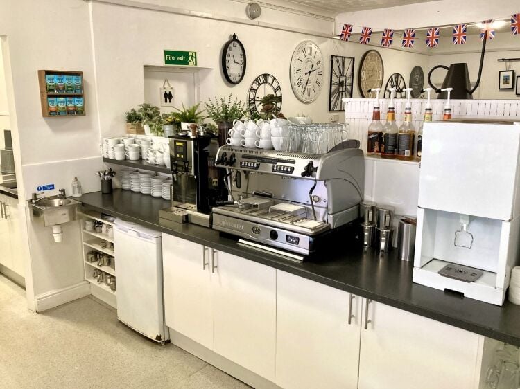 CAFÉ/COFFEE SHOP