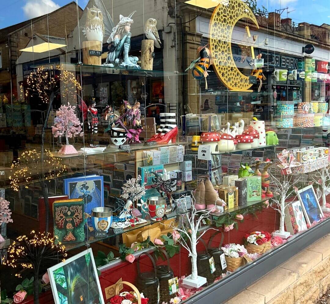 Thriving Card and Gift Shop trading over 30+ yrs Photo 8