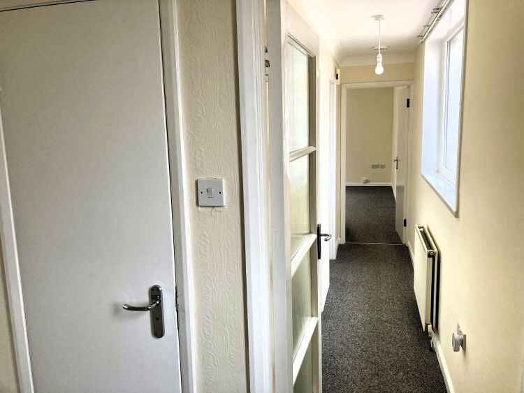 FREEHOLD INVESTMENT PROPERTY OPPORTUNITY Photo 8