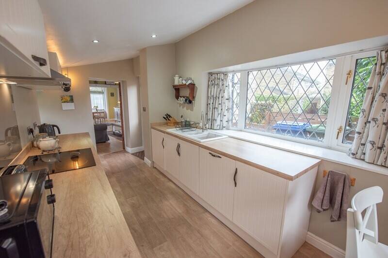 Exceptional, Established Holiday Cottage in the picturesque village of Cononley Photo 8