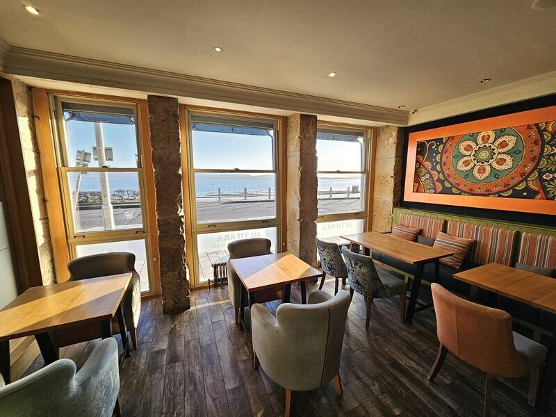 Fully Fitted Seafront Restaurant & Bar Opportunity within the popular town of Helensburgh