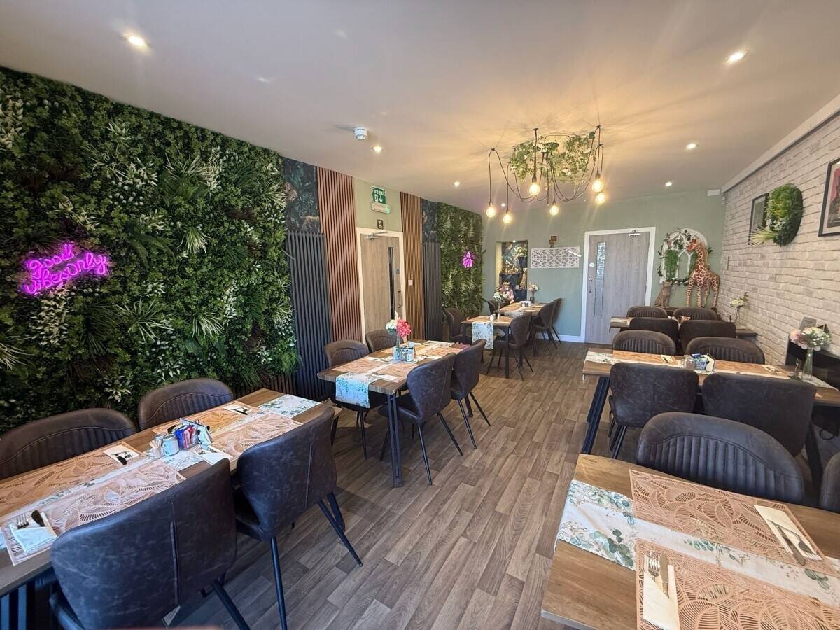An Impressive Multi-Income Hotel Offered in Immaculate Condition (ref 1807)