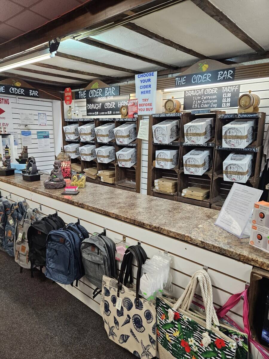 CHEDDAR GORGE GIFT SHOP