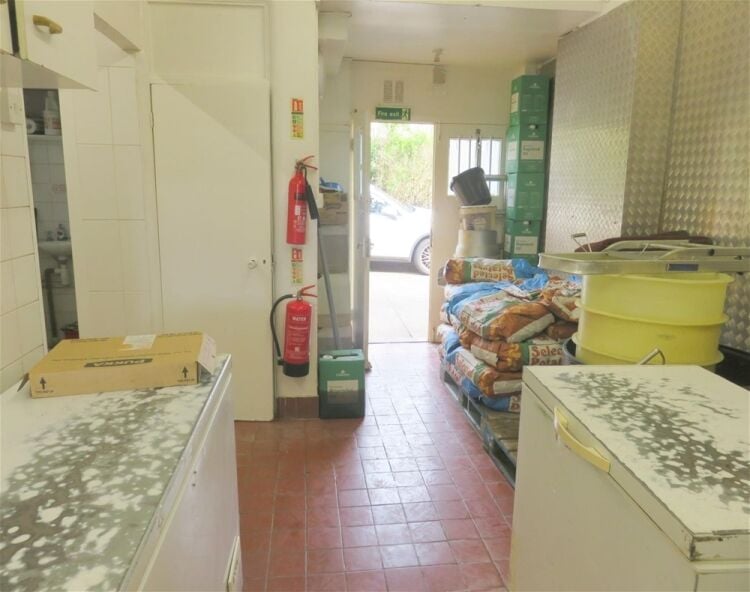 Long-established fish & chip shop with flat, Tonbridge Photo 8