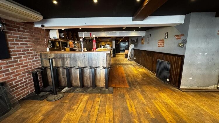 Licensed Restaurant in Hamilton to Let May Sell