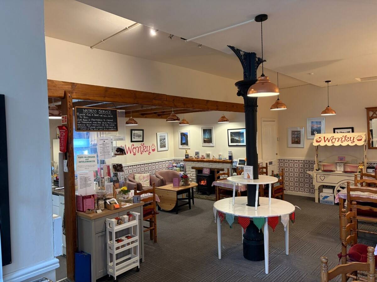 Well-Known Café Snack Bar Business Photo 8