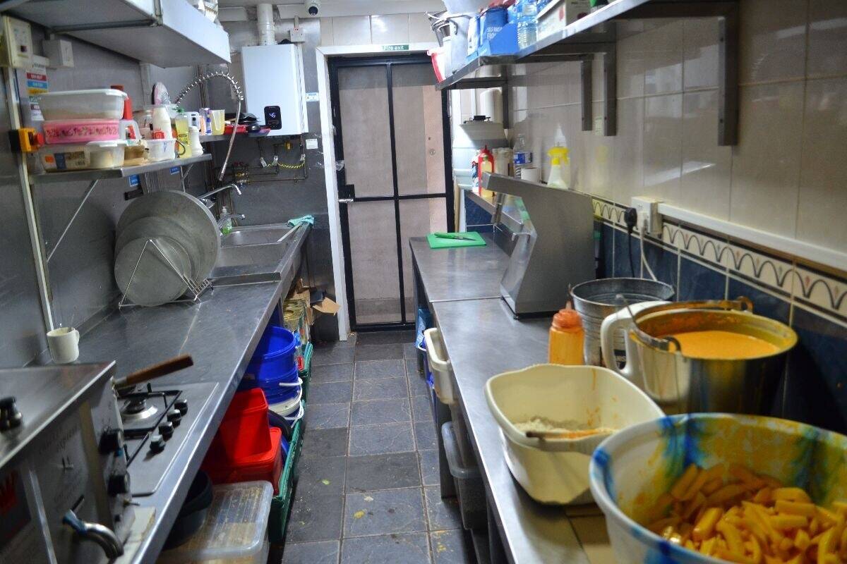 Thriving Fish & Chip Shop – £10,000 Weekly Sales with Accommodation – Prime High Street Location
