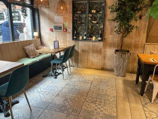 CHESHIRE - STYLISH RESTAURANT AND BAR IN THE HEART OF CHESTER CITY CENTRE