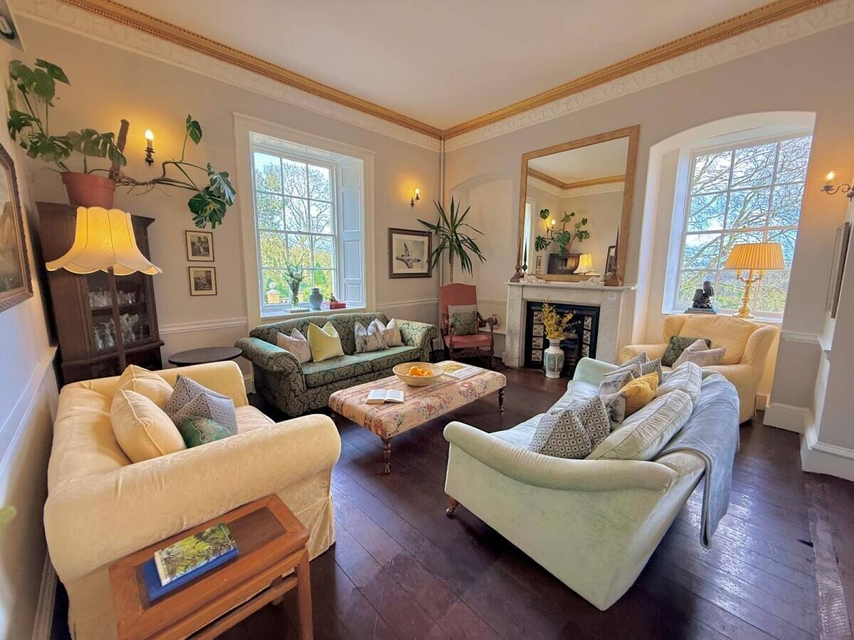 High Performing Large Country House Holiday Let Photo 8