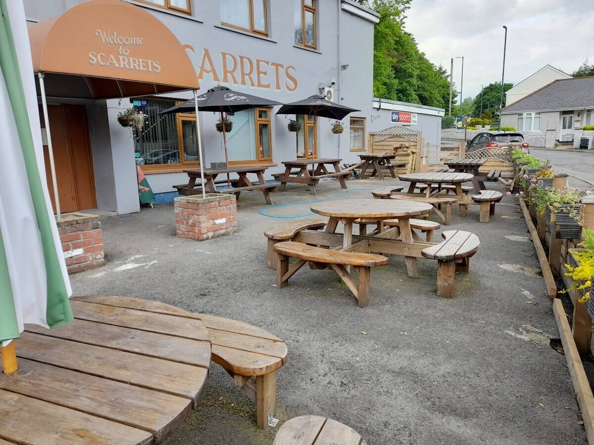 BLAENAU GWENT - SUBSTANTIAL AND WELL APPOINTED COMMUNITY PUB & FUNCTION VENUE WITH LARGE TRADING ARE Photo 8