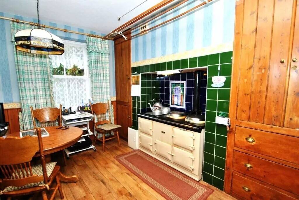 11 BED-GUEST HOUSE, TEA ROOM & SEPARATE 3 BED OWNERS’ COTTAGE Photo 8