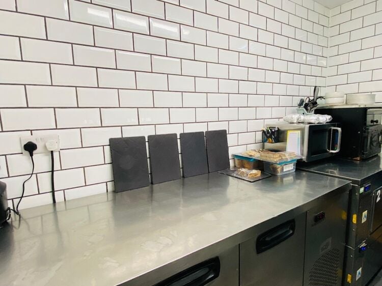 Leasehold Sandwich Bar Located In Retford Town Centre