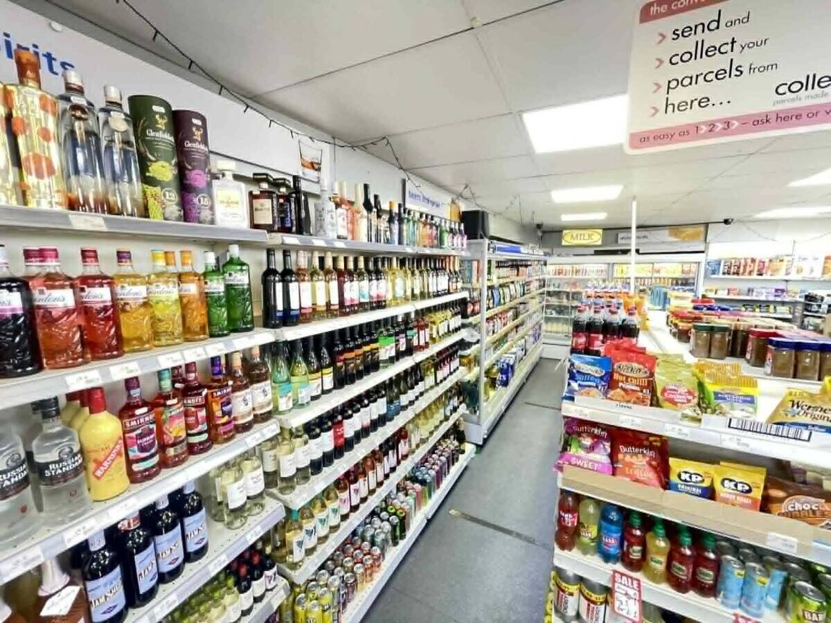 Off-license shop to sale