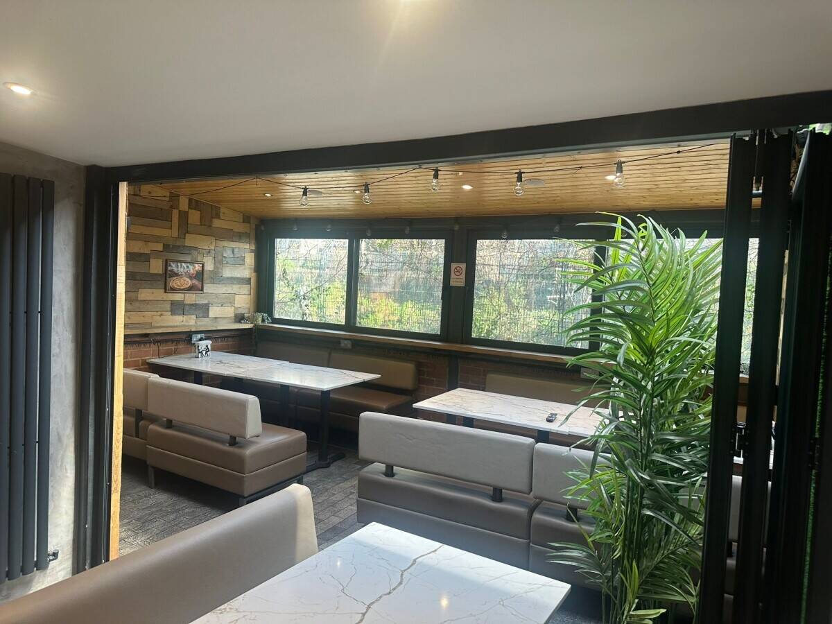 High Turnover Established Italian Pizza Restaurant for Sale – East London (80 covers) Photo 9