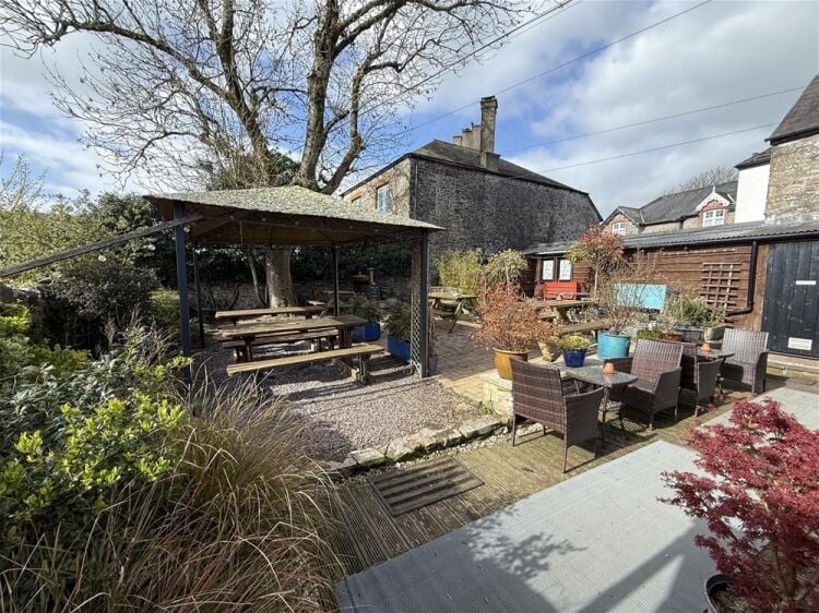 14C South Devon Village Freehouse For Sale in Totnes