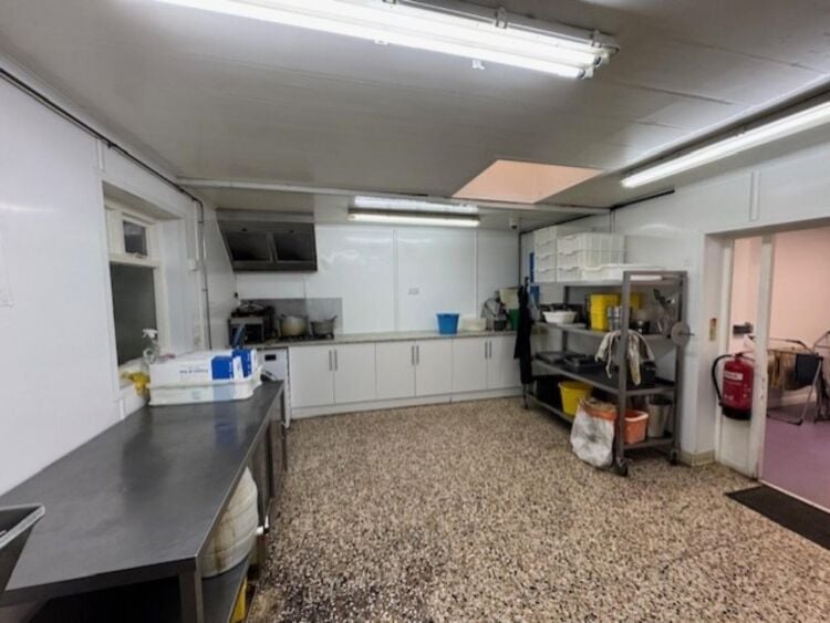 Leasehold Fish & Chip Takeaway Located In Balsall Common Photo 8