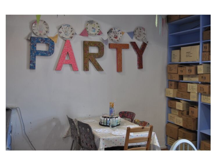 Unleash Your Creativity – Thriving Pottery Painting Studio Photo 8