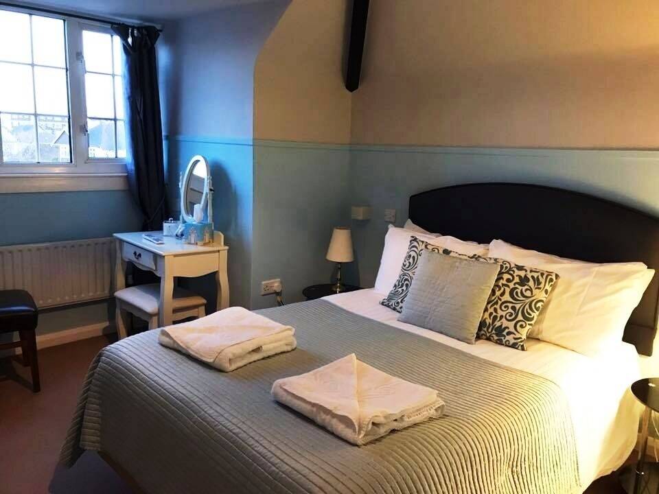 4-STAR BED & BREAKFAST / GUEST HOUSE - FOR SALE - BOGNOR REGIS WEST SUSSEX