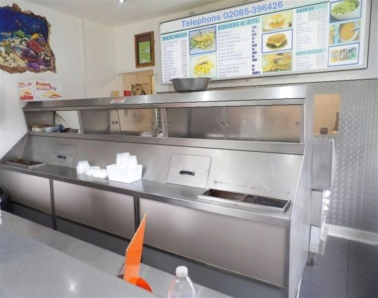 Detached fish & chip takeaway, south Leeds