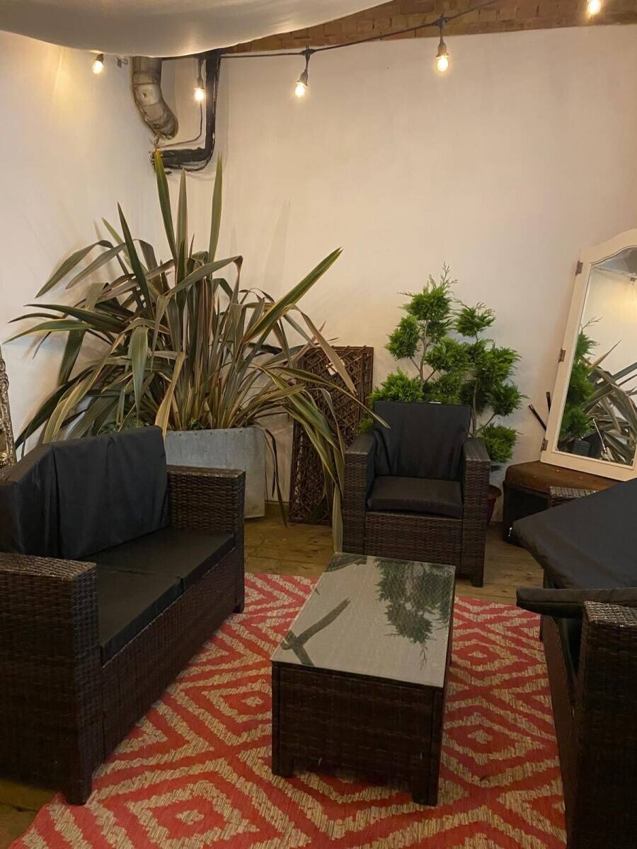 Hairdressing shop for Sale in Ashford with Accommodation Photo 8