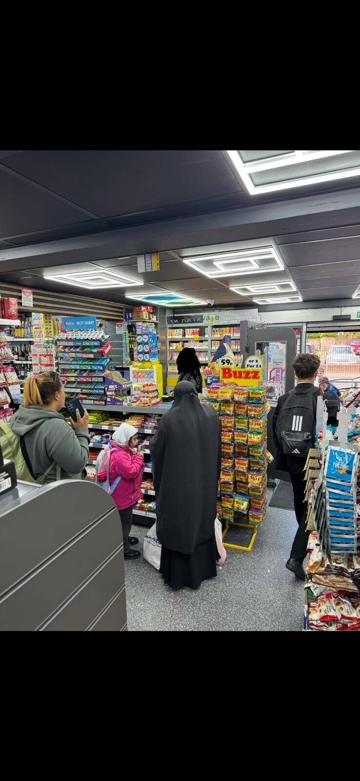 Busy Supermarket &ndash; High Sales & Prime Location