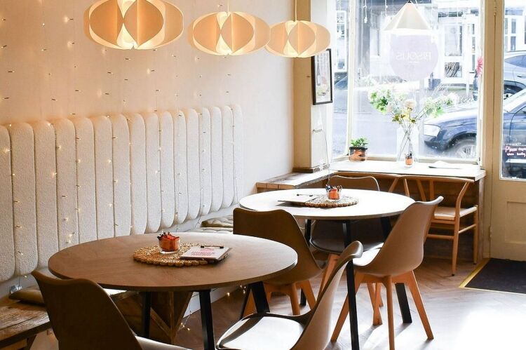 Popular Cafe/Bar - Devon